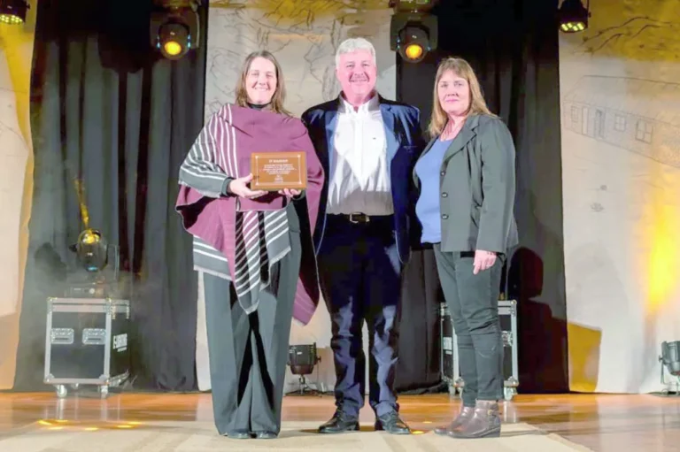 Gaiman celebró su velada de gala por el 151° aniversario