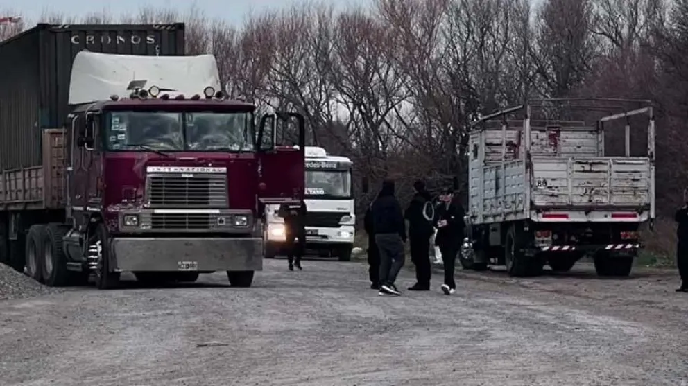 Comerciante intentó sobornar a la Policía con $300 000 porque llevaba carga ilegal