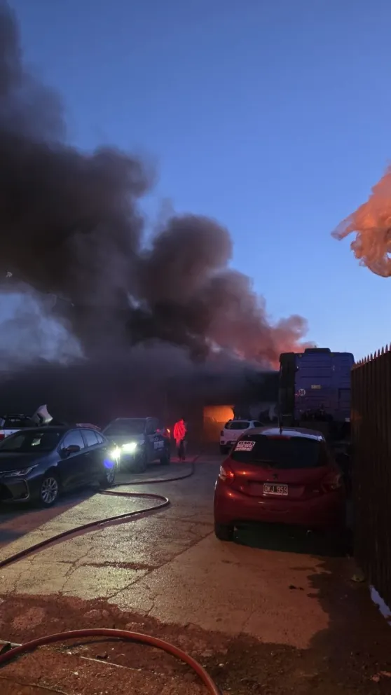 Explosión e incendio en un taller de chapa y pintura