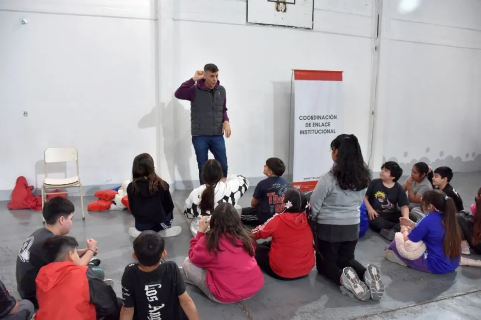 Más de 200 estudiantes de Trelew ya aprendieron técnicas de RCP en la escuela