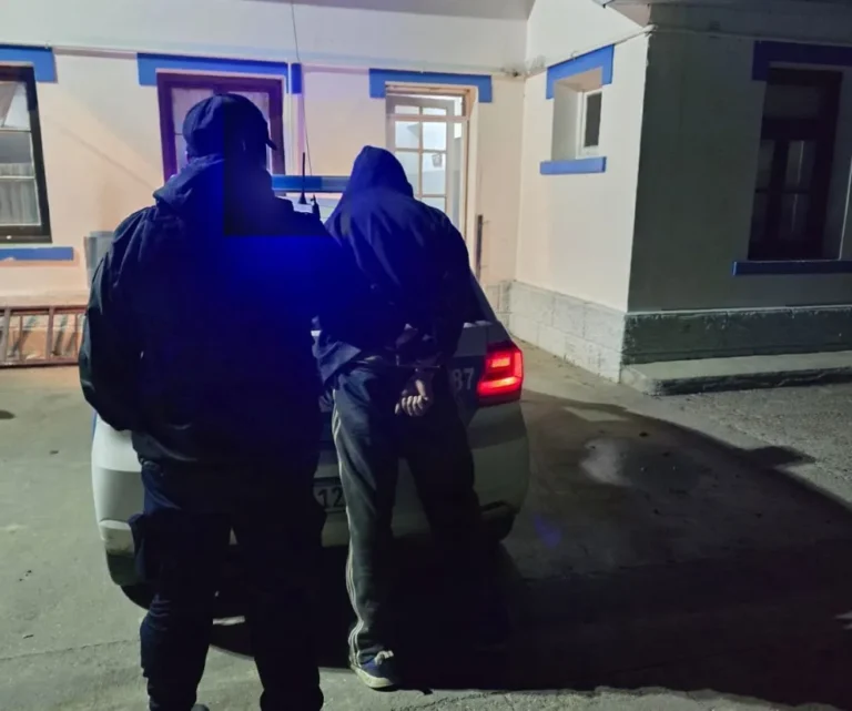 Un hombre amenazó con un cuchillo a pasajeros de un colectivo en Mosconi