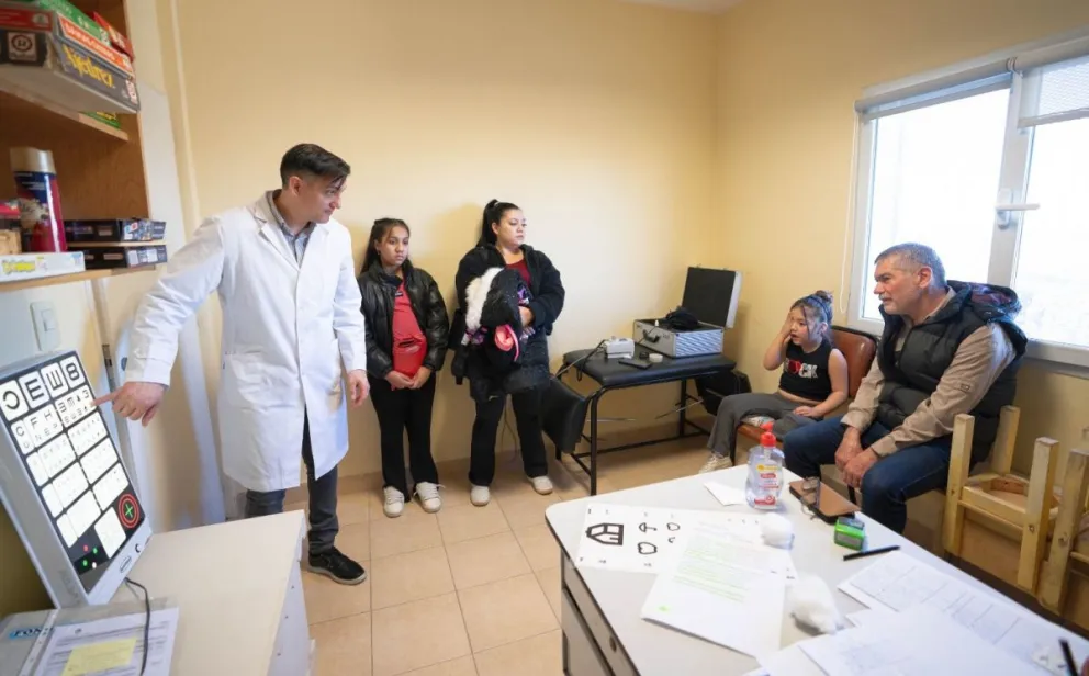 Jornada oftalmológica en el barrio Las Flores: el Municipio refuerza el acceso a la salud visual