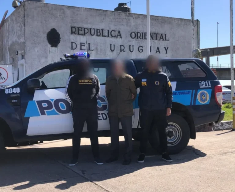 La Policía Federal extraditó a un hombre acusado de abuso sexual a una menor hacia Uruguay