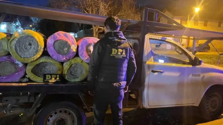 Fiscalía de Esquel y Policía de Chubut recuperan materiales tras ciberestafa en Neuquén