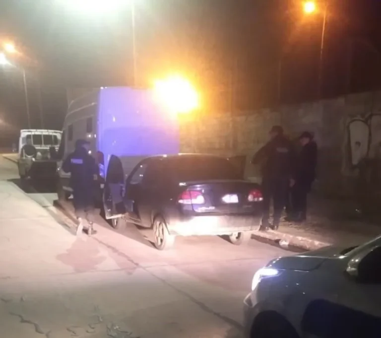 Robo de un auto: un chico de 15 años fue detenido tras chocar