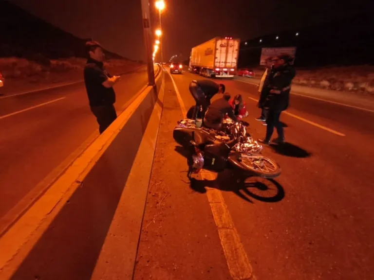 Motociclista hospitalizado tras caer en Ruta 3