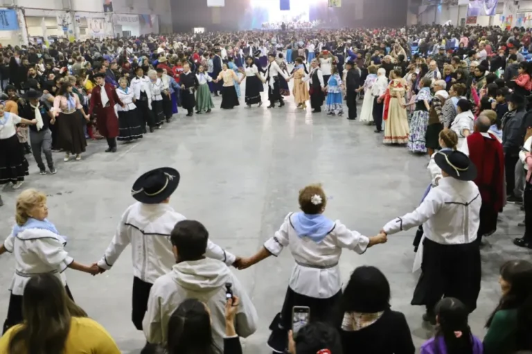 El Día Mundial del Folklore se festeja en Comodoro con el Dúo Coplanacu y artistas regionales