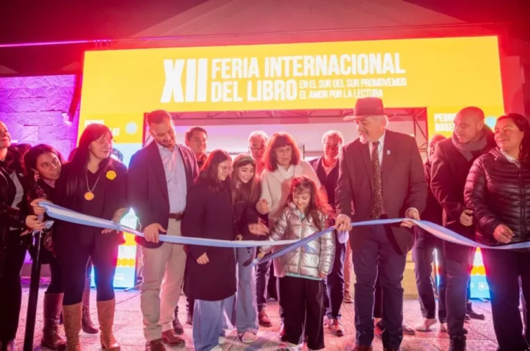 Coyhaique dijo presente en la Feria del Libro de Comodoro: “La Patagonia es una sola”