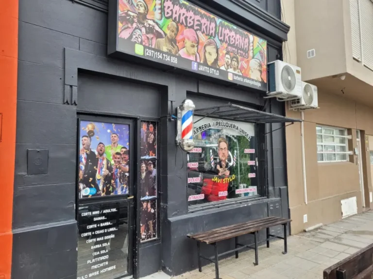 Rompió una ventana y entró a robar a una barbería: el perjuicio alcanza una cifra millonaria