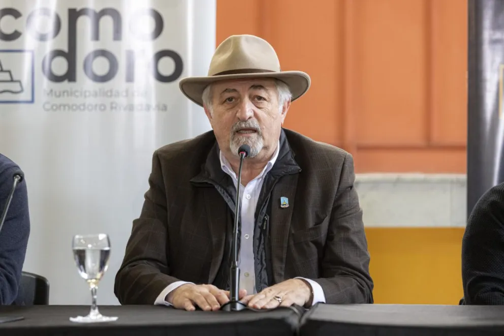El intendente respaldó a la UOCRA y pidió priorizar a trabajadores de Comodoro