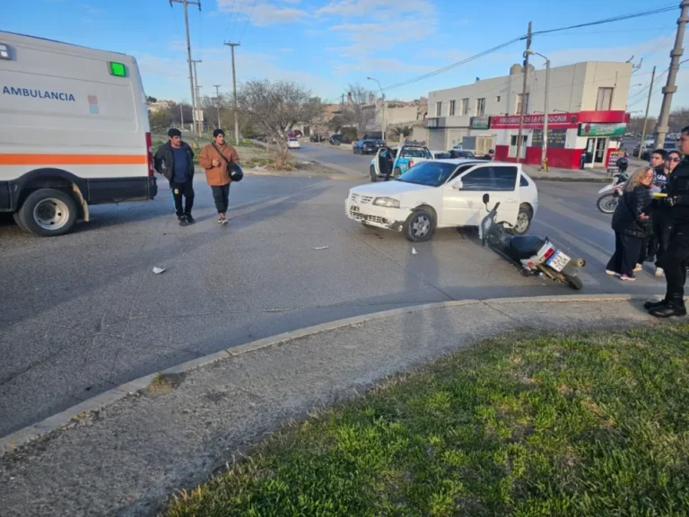 Choque en Av. Rivadavia y Estados Unidos