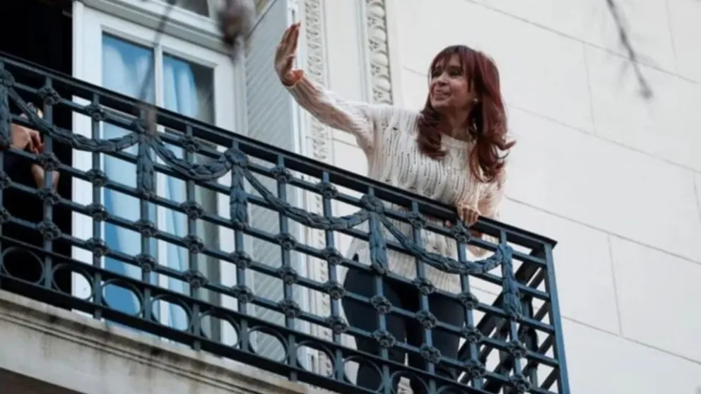 Cristina Kirchner pidió suspender la ejecución de sus bienes