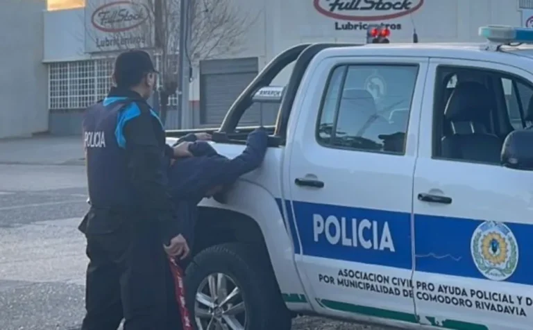 Detuvieron a un hombre tras amenazar con un cuchillo al sereno de una obra