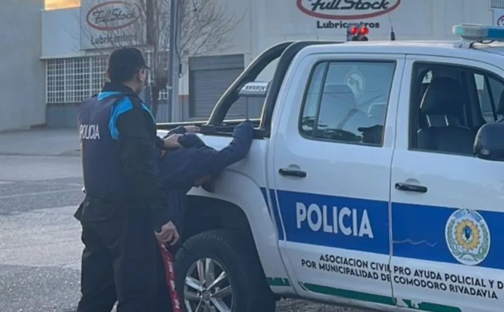 Detuvieron a un hombre tras amenazar con un cuchillo al sereno de una obra