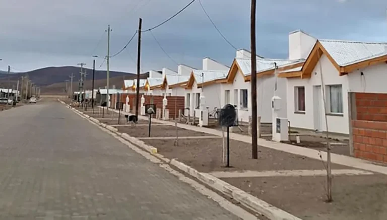 El Gobierno avanza con soluciones habitacionales en el interior provincial