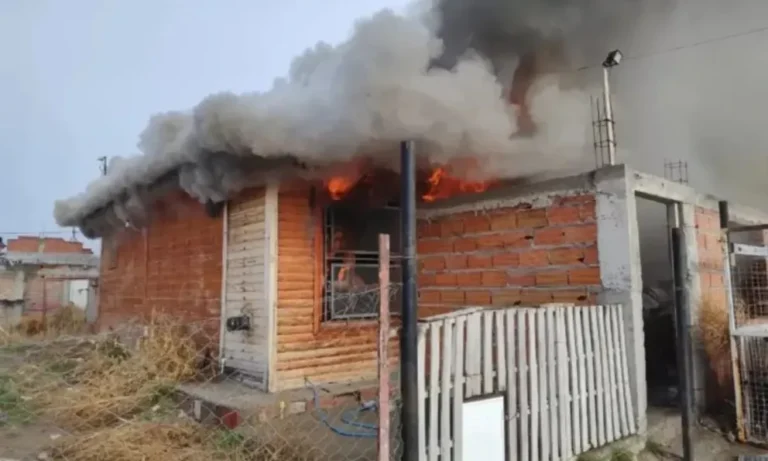 Una joven sufrió graves quemaduras tras incendiar su casa accidentalmente