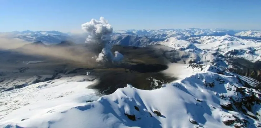 Actividad del volcán Hudson encendió las alarmas en la Patagonia: “Lo que está pasando es normal”
