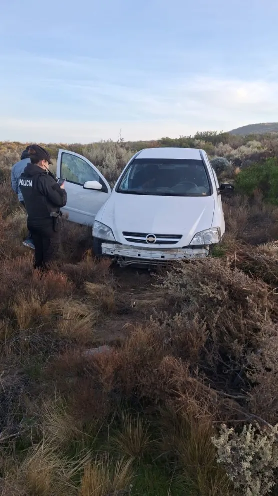 Vuelco en Ruta 1: un joven perdió el control del auto por el asfalto mojado