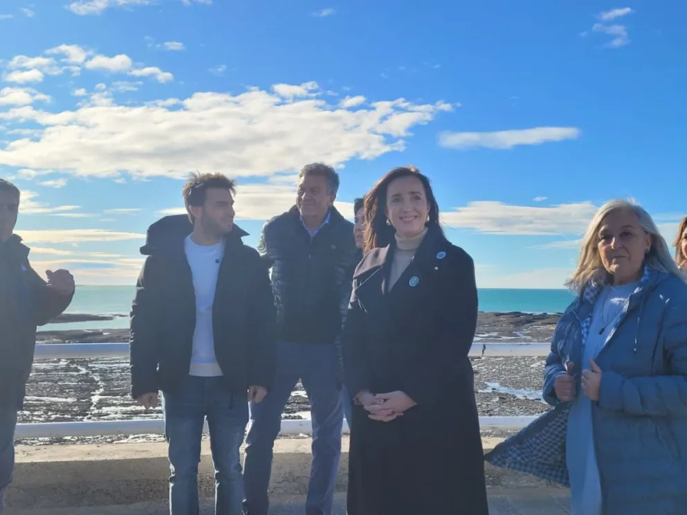 Victoria Villarruel destacó el federalismo en la inauguración del muro del Hospital Alvear