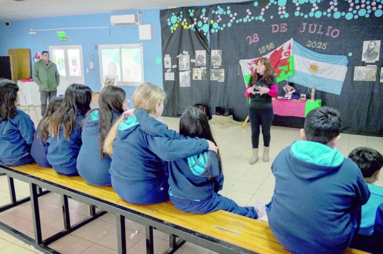 “El Museo va a tu Escuela”: la muestra itinerante de patrimonio histórico sigue recorriendo las escuelas de Rawson