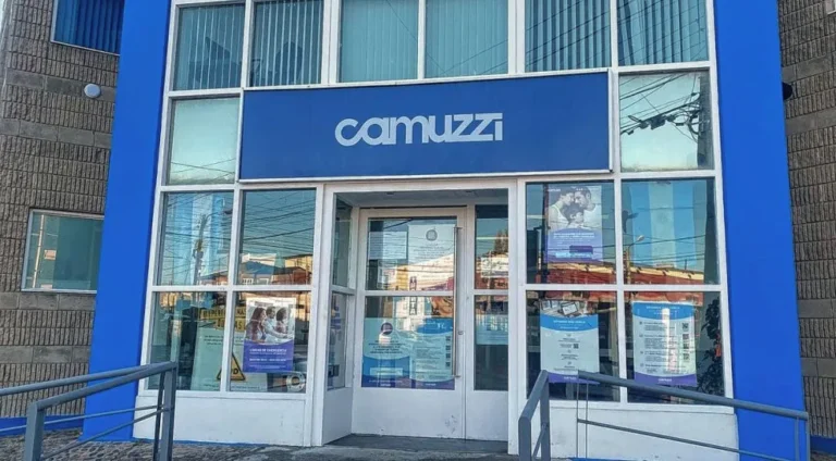 Reclaman que las oficinas de Camuzzi vuelvan a tener atención presencial