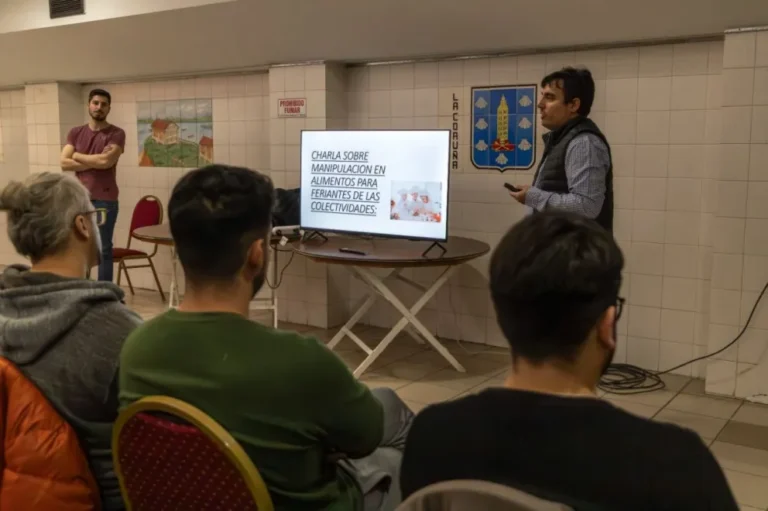 Más de 250 integrantes de las Comunidades Extranjeras obtuvieron el carnet en manipulación de alimentos
