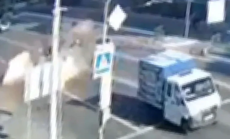 Rusia: un dron impactó contra un auto y dejó tres heridos en Belgorod