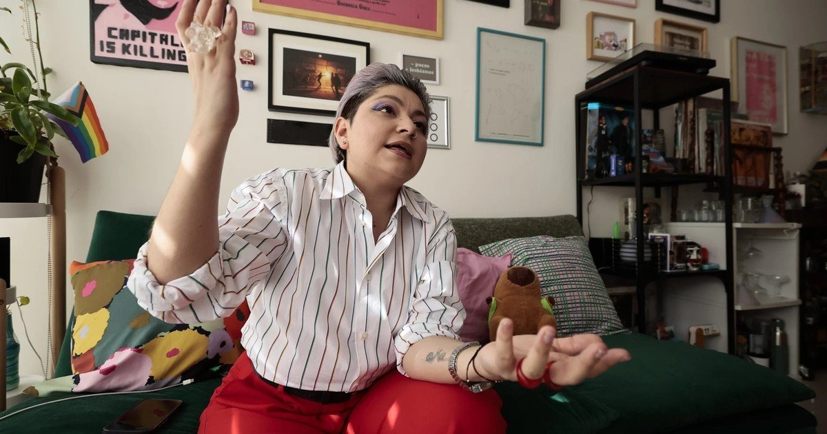 'Vimos casas hundirse': la novela no binaria de Yol Segura con la que critica el progreso