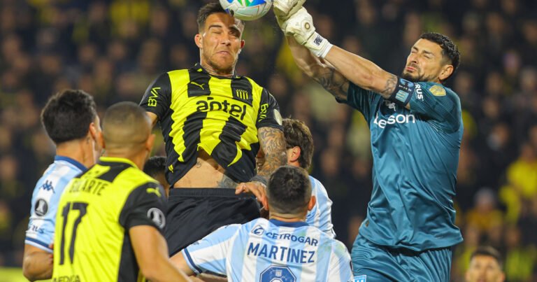 Racing - Peñarol, la revancha de la batalla de Montevideo: la racha que busca cortar Costas y el antecedente que genera ilusión
