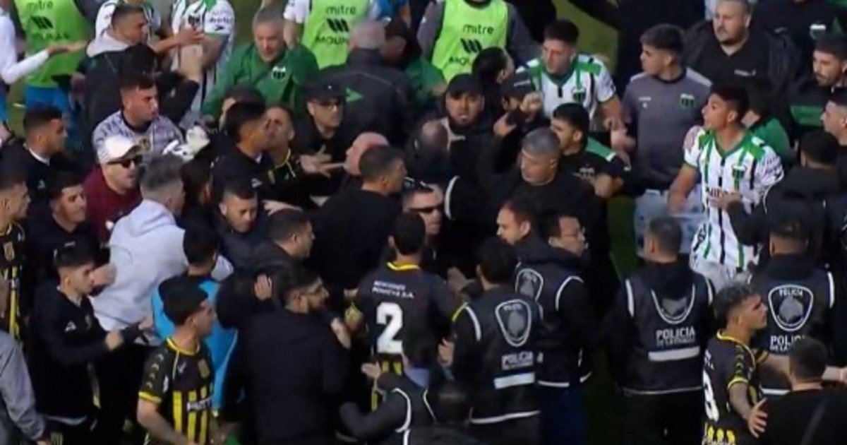 Clásico caliente entre Chicago y Almirante Brown: un par de detenidos, gresca, dos jugadores con contravenciones en Mataderos