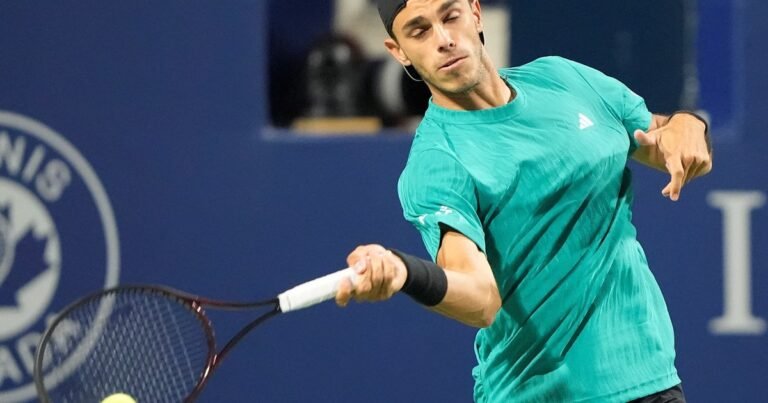 Francisco Cerúndolo abandonó por tercera vez en su carrera y Zverev rompió el maleficio para seguir en el Masters 1000 de Toronto
