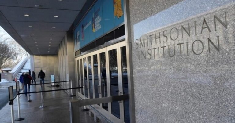 El Museo de Historia de EE.UU. volverá a exponer una muestra sobre los dos intentos de destitución de Trump