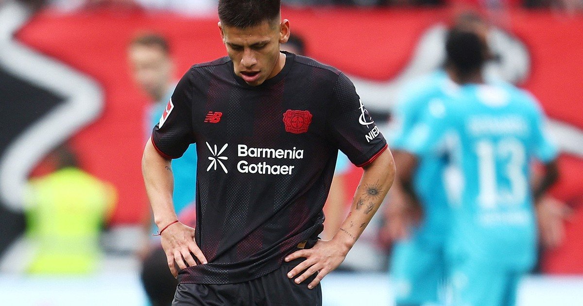 El Diablito Echeverri debutó en el Bayer Leverkusen: pocos minutos y una derrota dolorosa