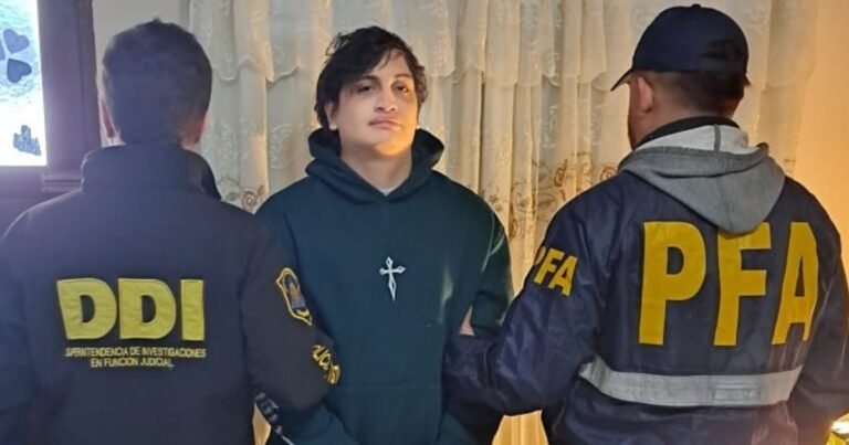 Golpe a la piratería: detienen en Paraná al creador de "Al ángulo TV", una página ilegal que retransmitía partidos de fútbol y Fórmula 1