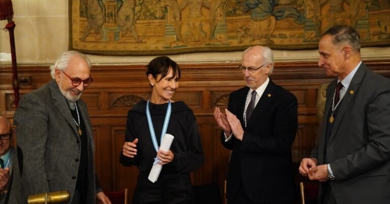 Esther Cross ya integra oficialmente la Academia Argentina de Letras