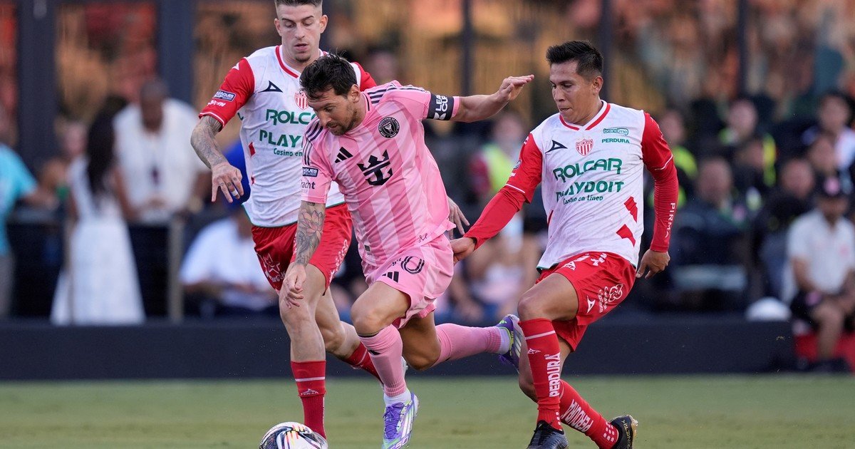 Lionel Messi se lesionó y pidió el cambio a los siete minutos en Inter Miami vs Necaxa: qué le pasó al capitán argentino