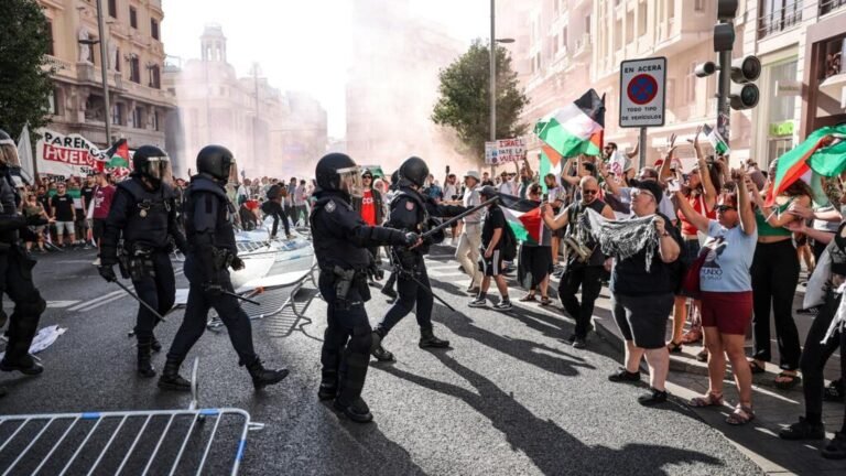 La Vuelta a España se interrumpe de forma definitiva tras irrupción de protestas propalestinas en Madrid