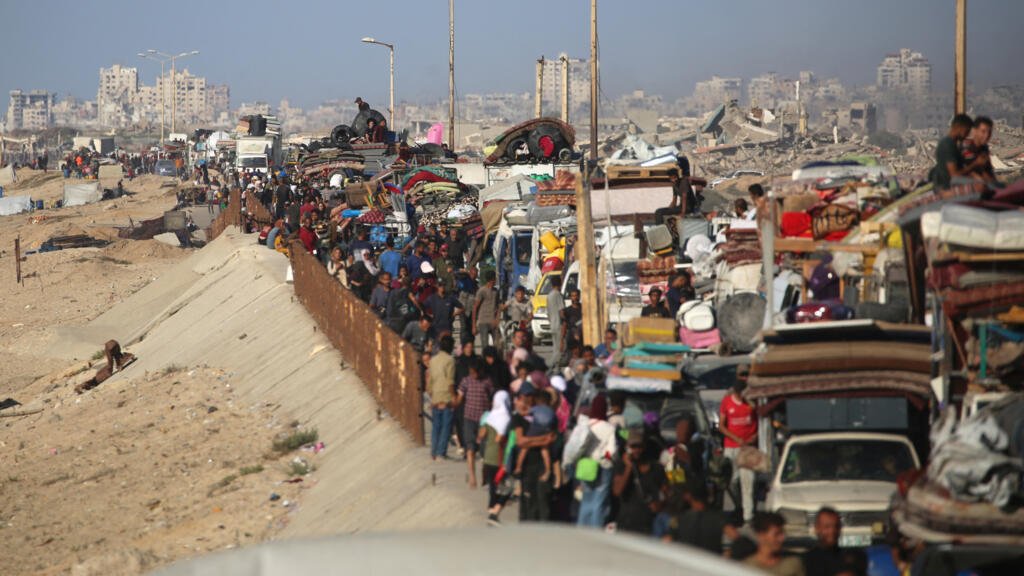 Israel habilita segundo paso terrestre y aumenta el desplazamiento forzado de civiles desde Ciudad de Gaza