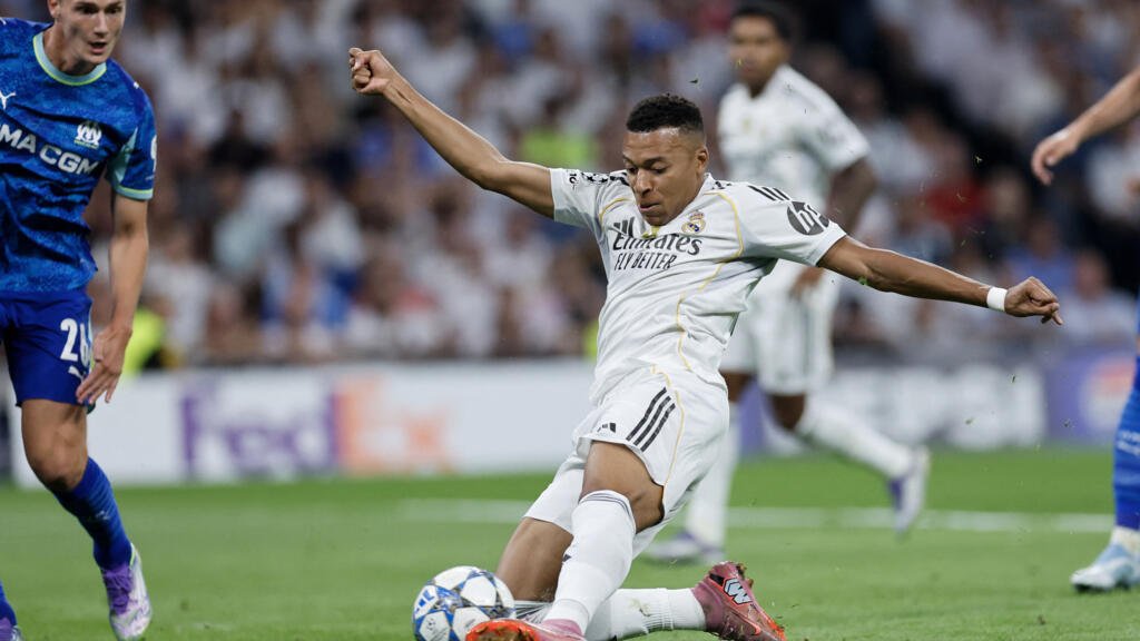 Mbappé marca dos goles y el Real Madrid vence al Marsella en su debut en la Champions League