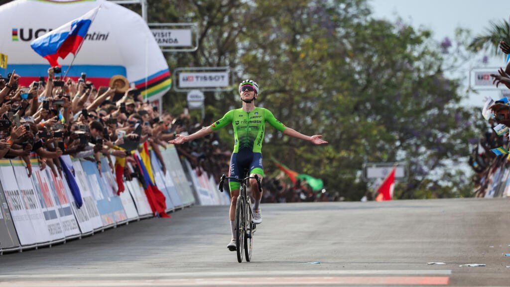 Pogačar gana su segundo título mundial consecutivo tras una emocionante subida a Kigali