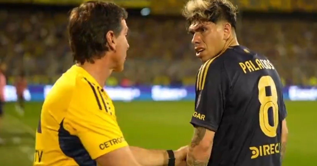 Tirón de orejas en Boca para Carlos Palacios por la reacción ante Úbeda en Rosario: "Lo resolvimos puertas adentro"