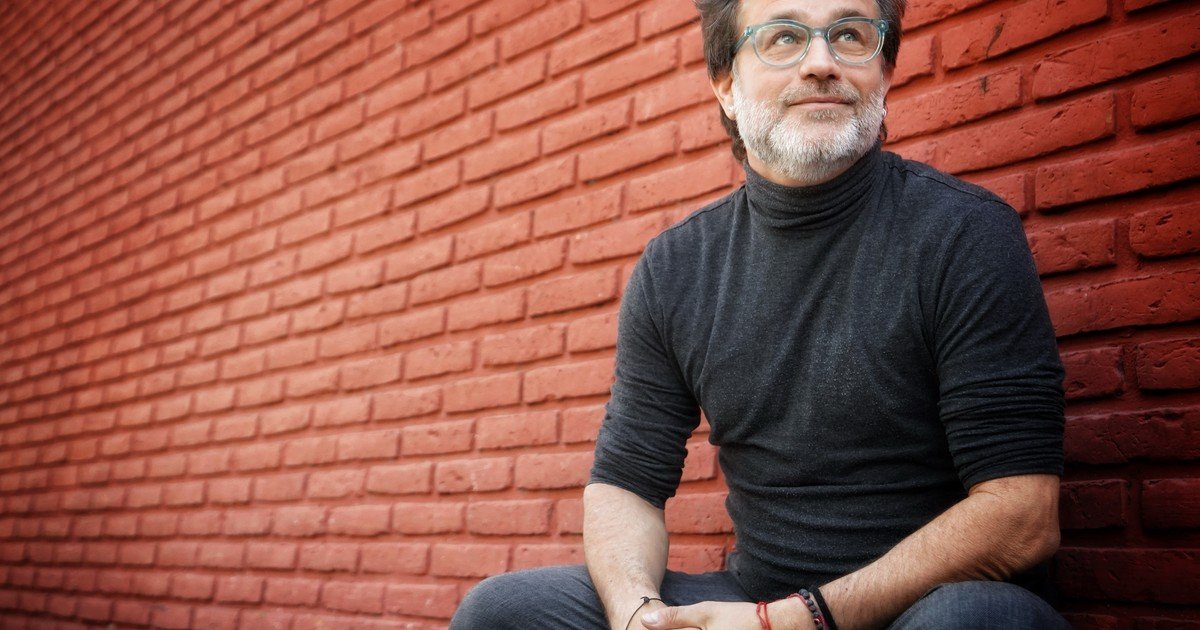 La vuelta de Gastón Pauls a la TV, con historias de superación, "sin golpe bajo" y haciéndose cargo de sus viejas adicciones