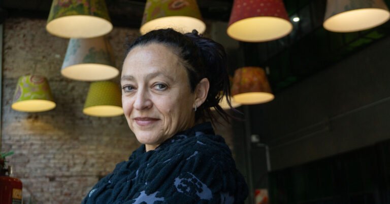 Lina Meruane: "No sé cómo resolver esta pregunta, ¿cómo hablo de violencia sin violentar?"