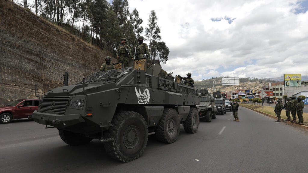 Un manifestante muerto, doce militares heridos y 17 retenidos durante las protestas en Ecuador