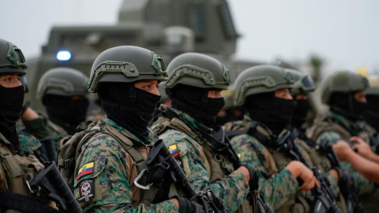 Ecuador: Noboa renueva la cúpula militar mientras apunta contra el crimen organizado