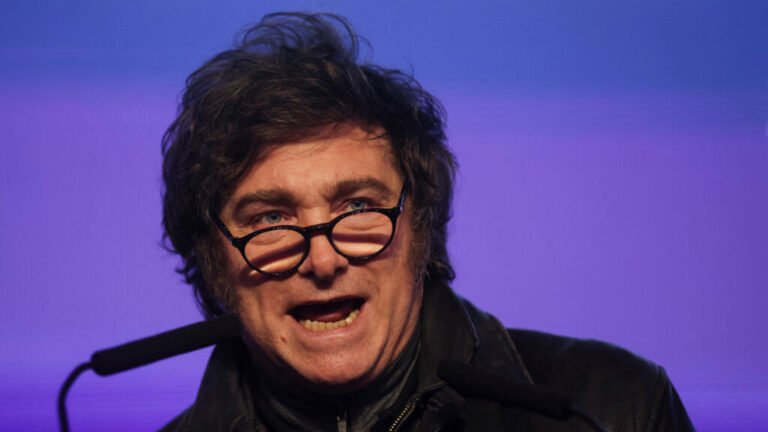 Milei reune a su gabinete tras aplastante derrota de su partido en las elecciones provinciales