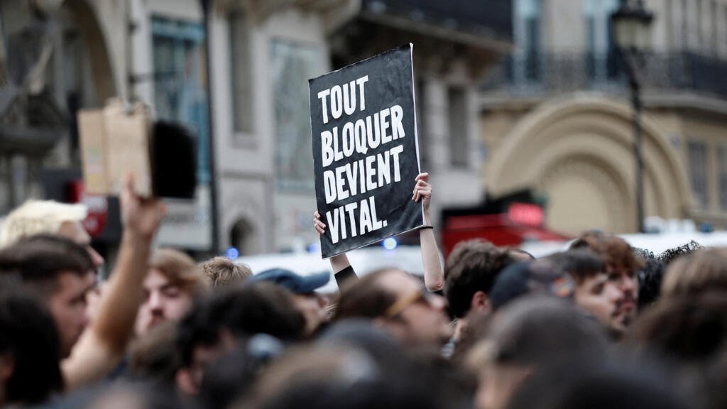 Francia se prepara para una jornada de protestas masivas y huelgas en respuesta a recortes de presupuesto