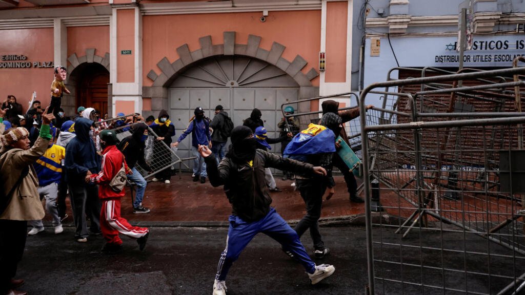Paro nacional en Ecuador: casi 100 detenidos en medio de denuncias de abuso policial