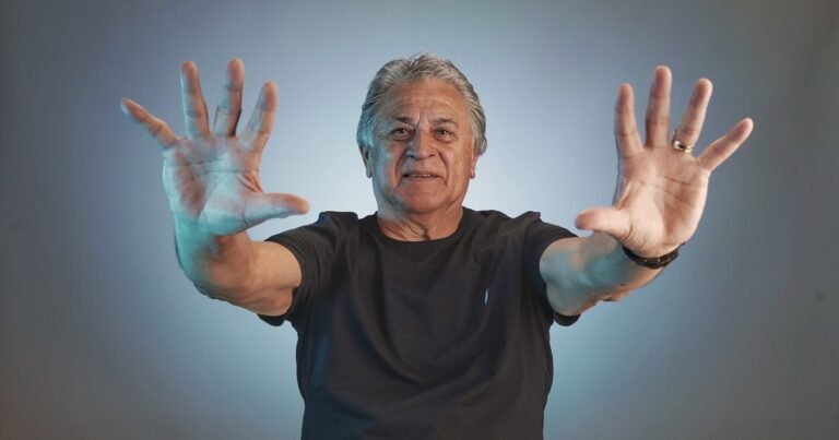 Ubaldo Pato Fillol, ejemplo de vida, decidió terminar la Secundaria a los 75 años: "Son 28 materias, lo voy a dar todo"