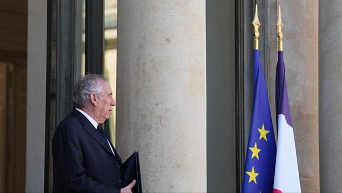 Las conversaciones maratonianas del primer ministro francés Bayrou no evitarán la moción de censura
